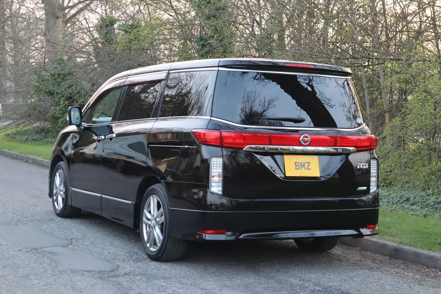 Used Nissan Elgrand 2011 for sale - 77994452: Photo 5