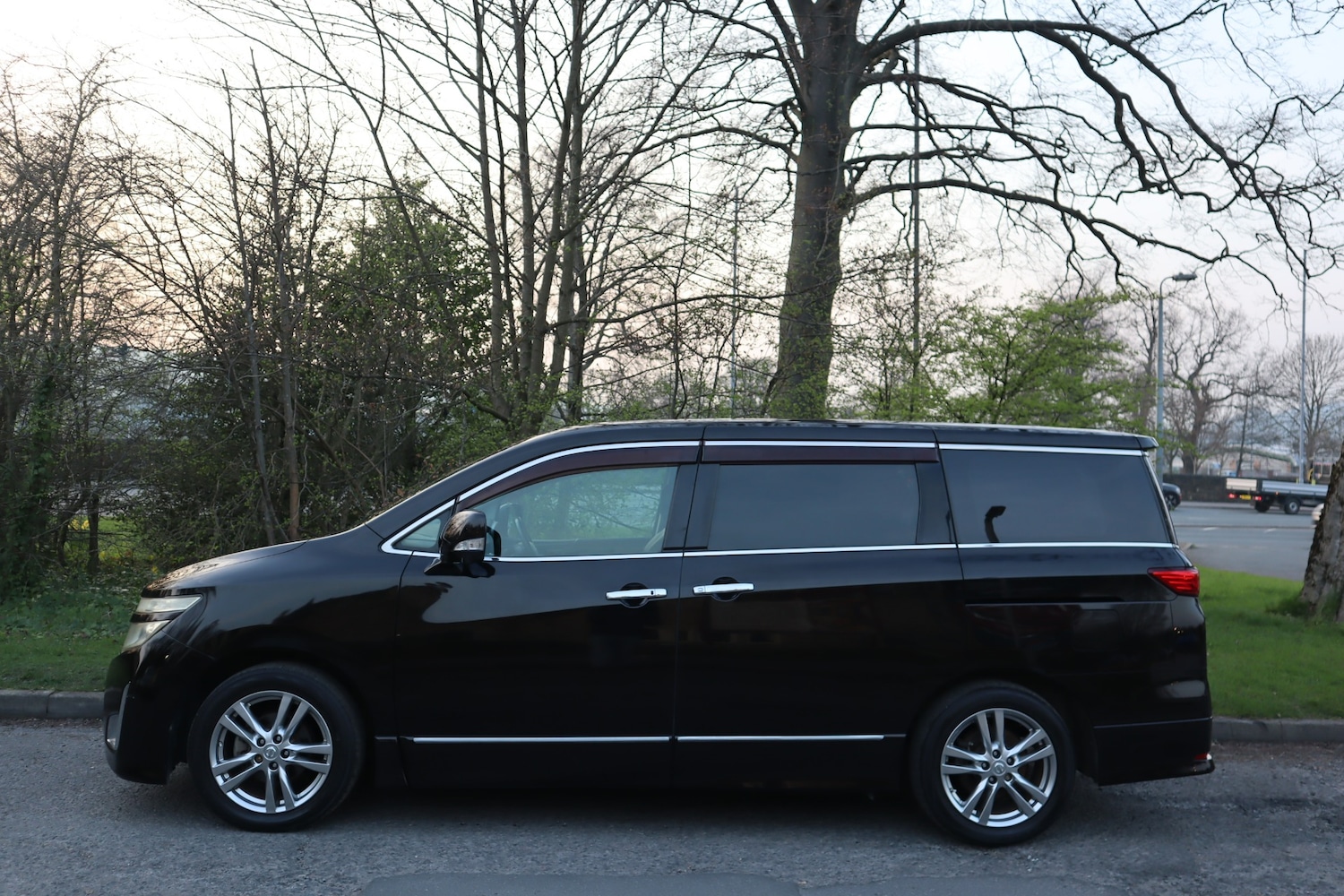 Used Nissan Elgrand 2011 for sale - 77994452: Photo 6