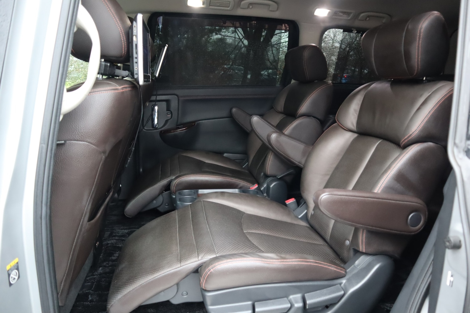 Used Nissan Elgrand 2012 for sale - 77175972: Photo 12