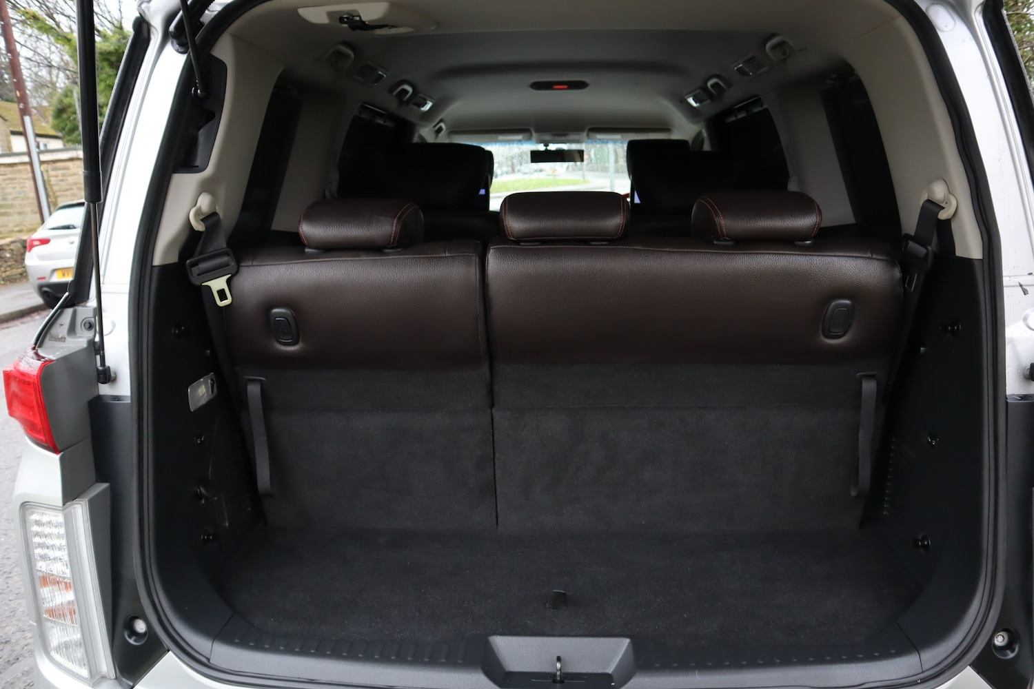 Used Nissan Elgrand 2012 for sale - 77175972: Photo 14