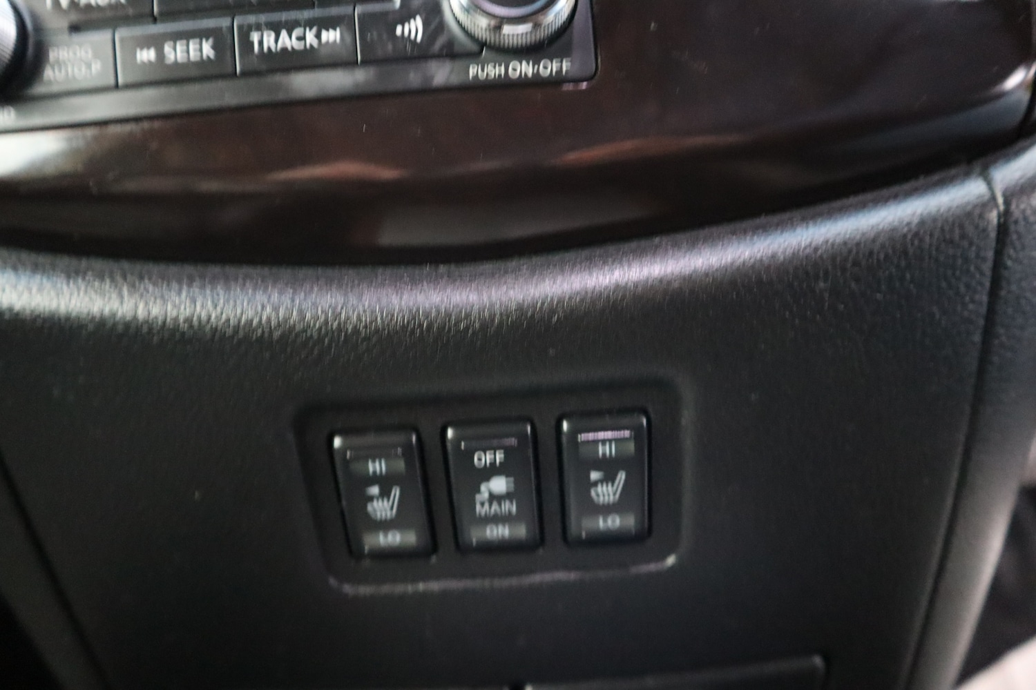 Used Nissan Elgrand 2012 for sale - 77175972: Photo 19