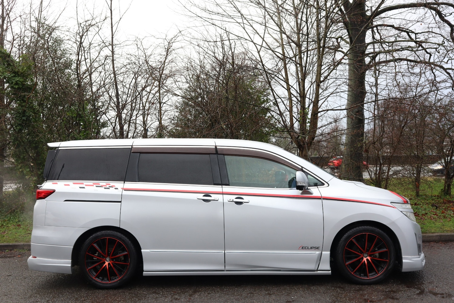 Used Nissan Elgrand 2012 for sale - 77175972: Photo 2