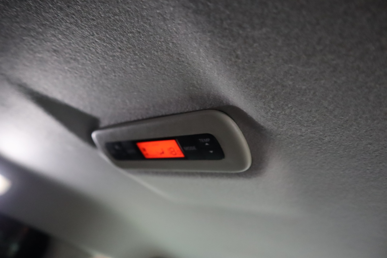 Used Nissan Elgrand 2012 for sale - 77175972: Photo 25