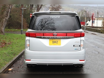 Used Nissan Elgrand 2012 for sale - 77175972: Photo