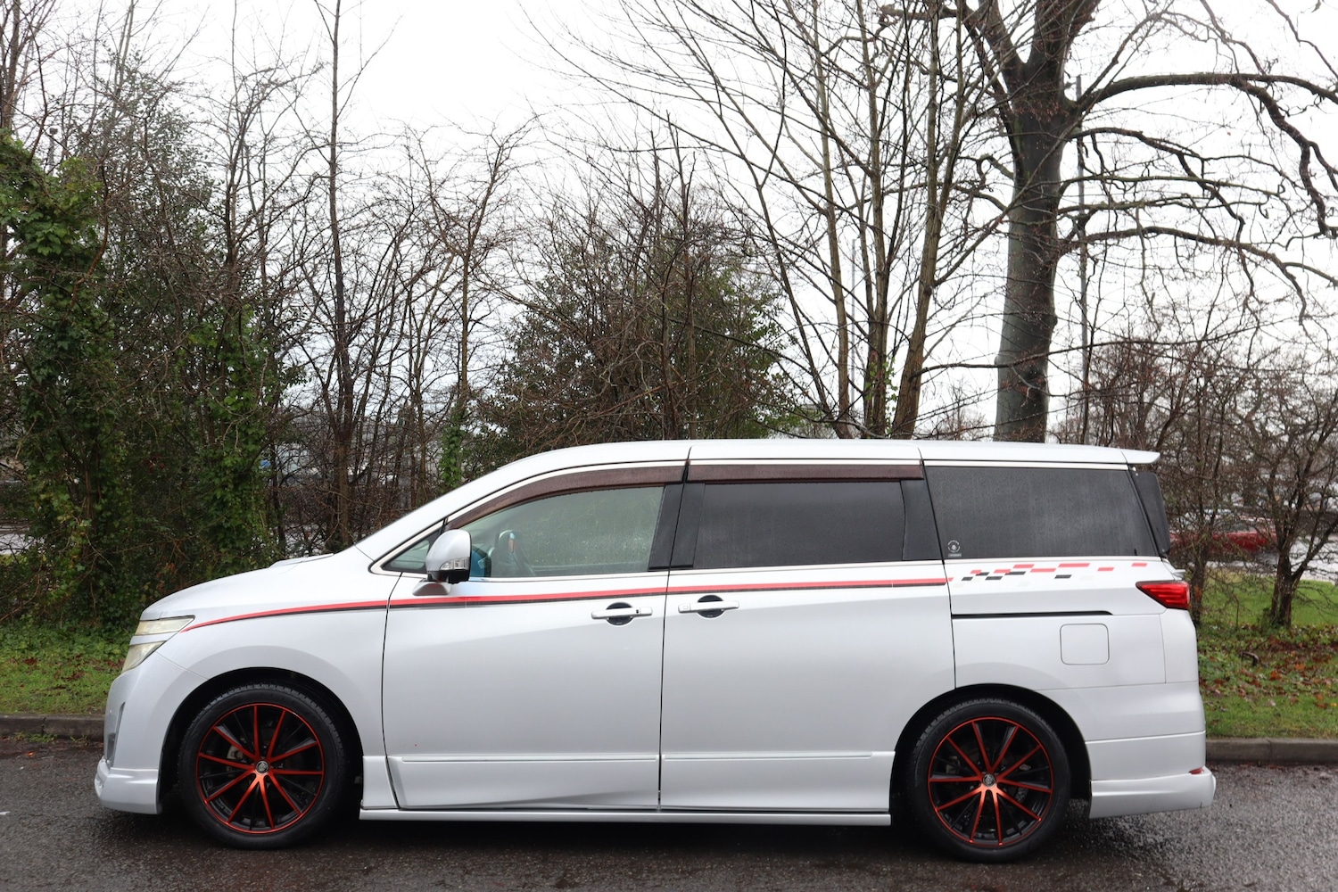 Used Nissan Elgrand 2012 for sale - 77175972: Photo 6