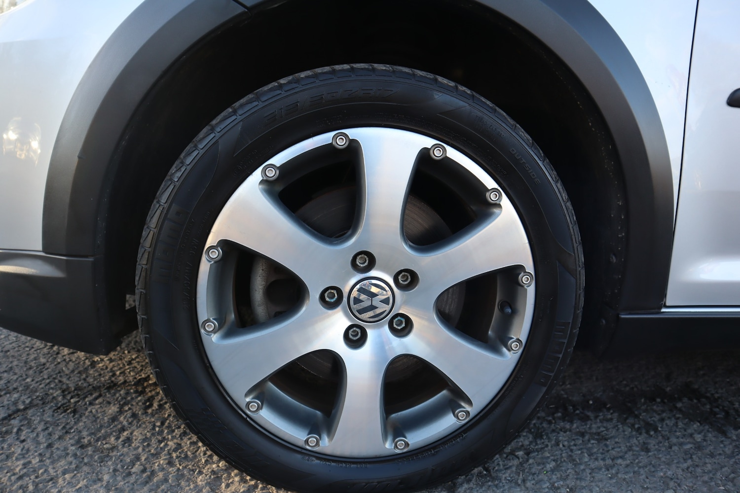 Used Volkswagen Touran 2013 for sale - 77704347: Photo 24