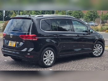 Used Volkswagen Touran 2016 for sale - 79441342: Photo