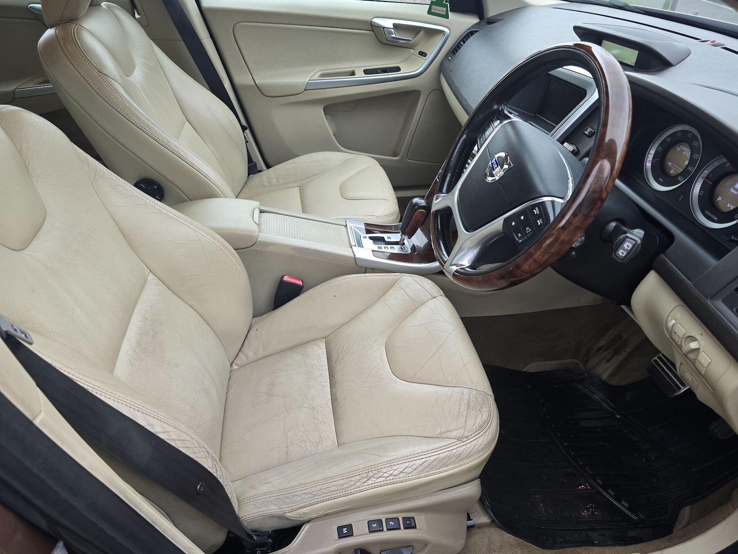 Used Volvo XC60 2010 for sale - 77412140: Photo 12