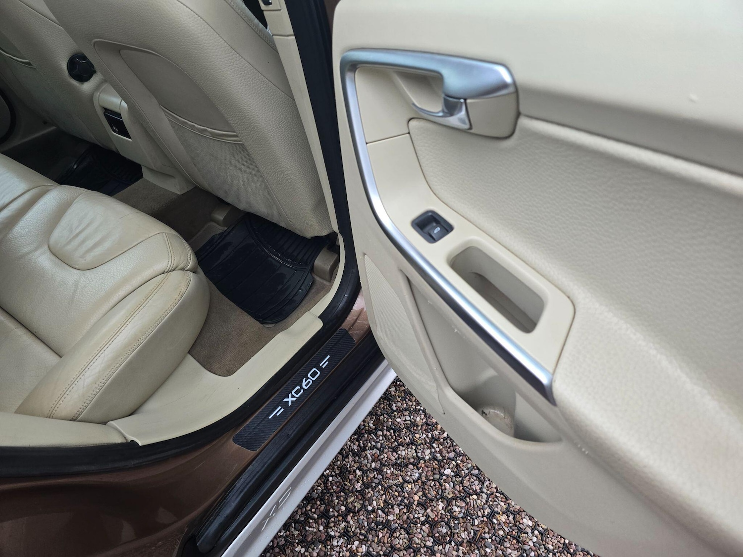 Used Volvo XC60 2010 for sale - 77412140: Photo 17