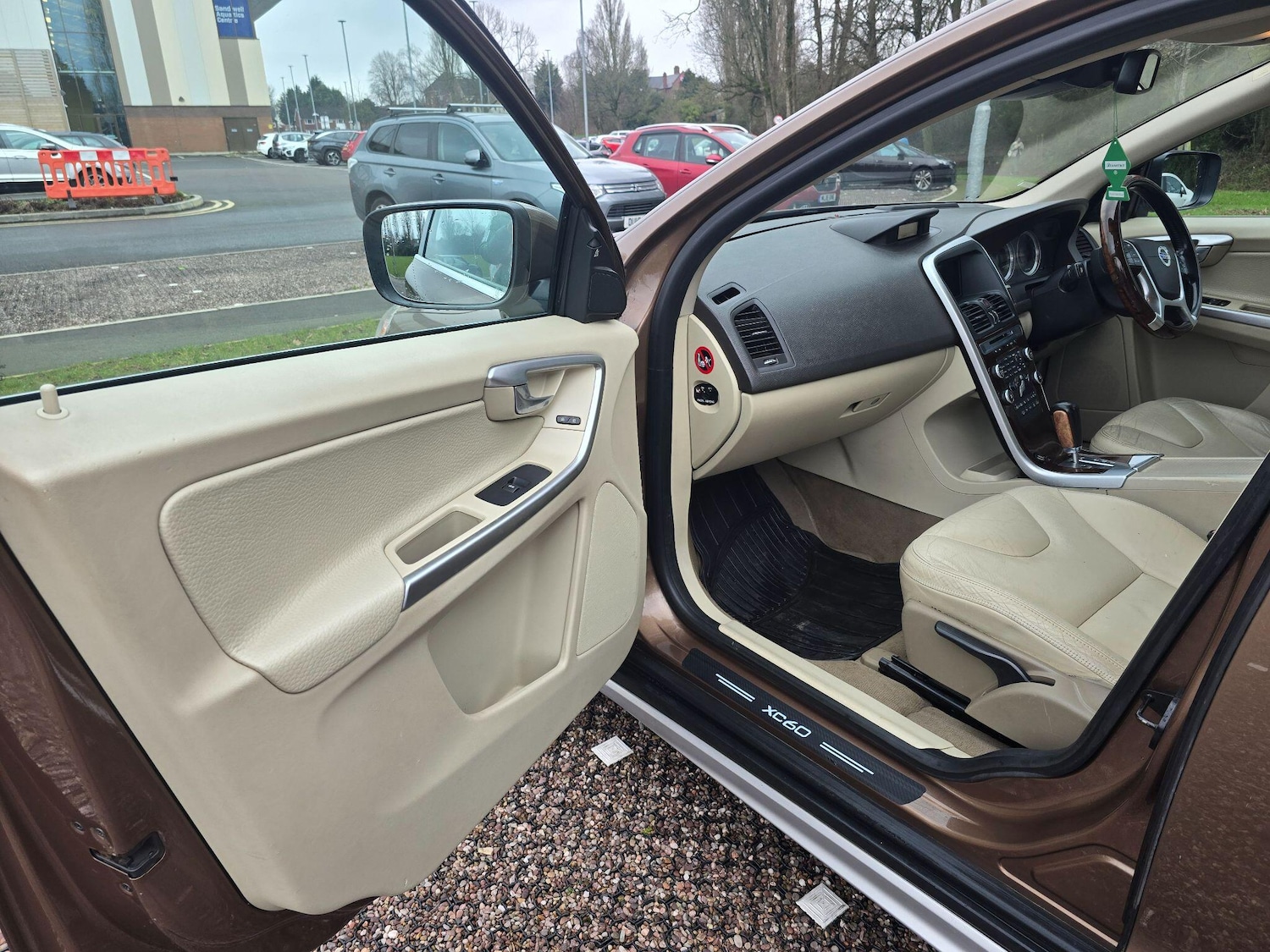 Used Volvo XC60 2010 for sale - 77412140: Photo 27