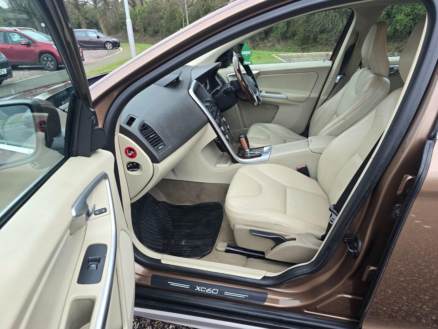 Used Volvo XC60 2010 for sale - 77412140: Photo 29