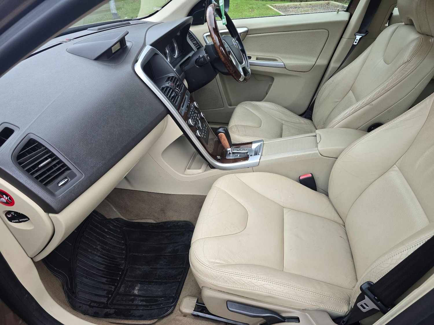 Used Volvo XC60 2010 for sale - 77412140: Photo 30