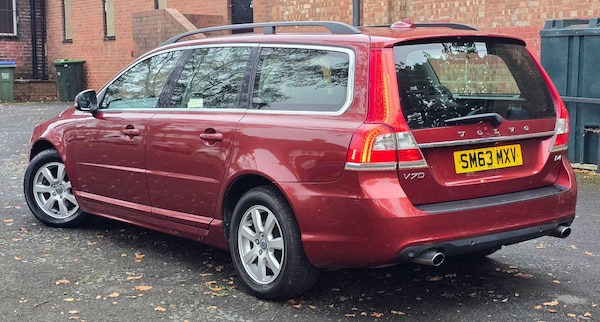 Used Volvo V70 2014 for sale - 76270255: Photo 2