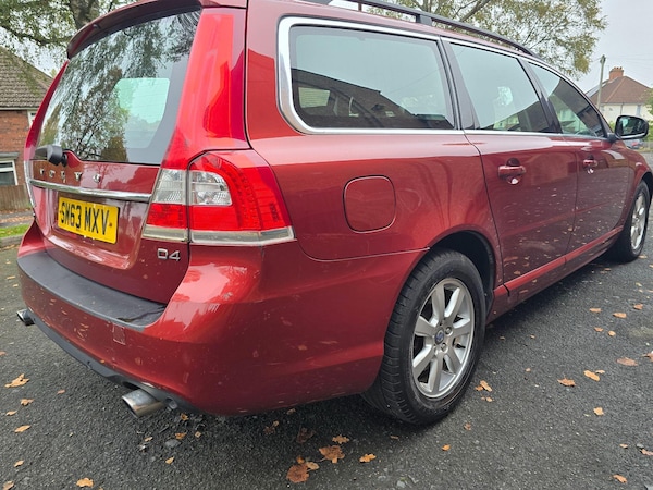 Used Volvo V70 2014 for sale - 76270255: Photo 35