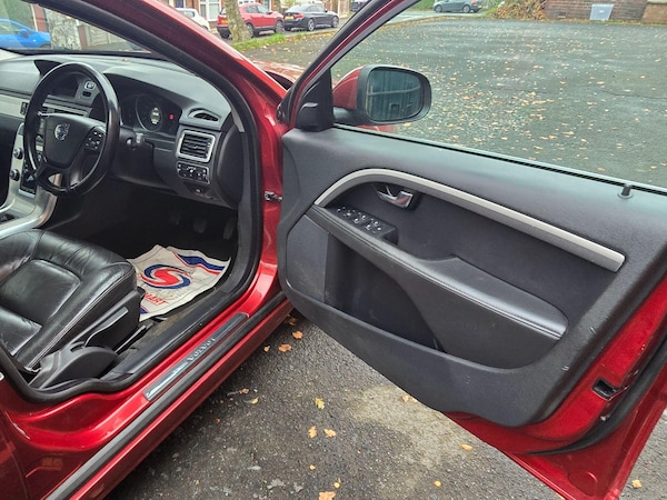 Used Volvo V70 2014 for sale - 76270255: Photo 9