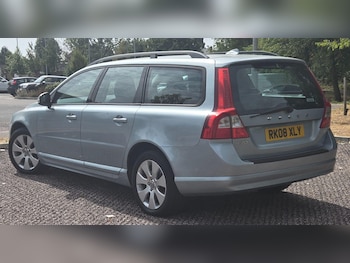 Used Volvo V70 2008 for sale - 79544197: Photo