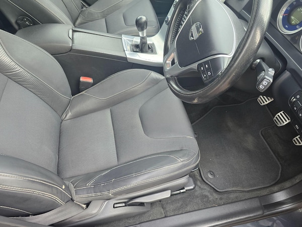 Used Volvo V60 2011 for sale - 76215386: Photo 10