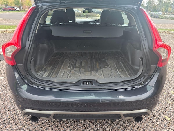 Used Volvo V60 2011 for sale - 76215386: Photo 15