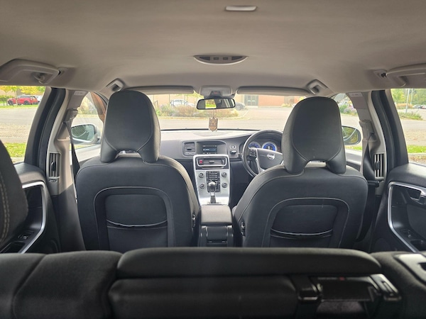 Used Volvo V60 2011 for sale - 76215386: Photo 18