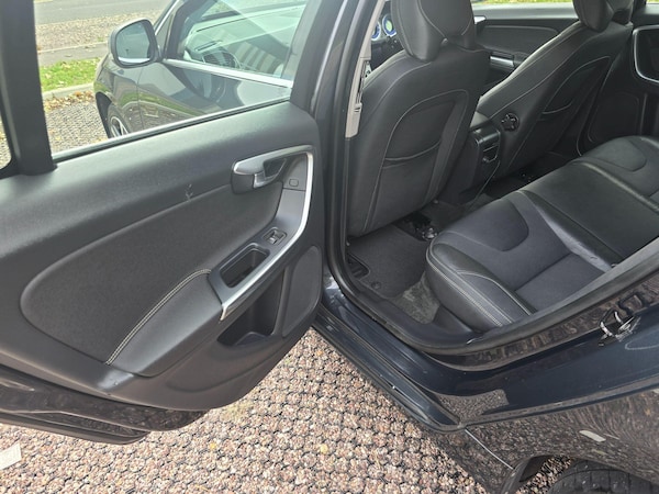 Used Volvo V60 2011 for sale - 76215386: Photo 20