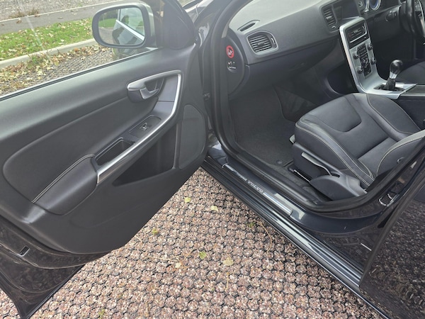Used Volvo V60 2011 for sale - 76215386: Photo 24