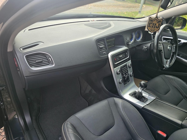 Used Volvo V60 2011 for sale - 76215386: Photo 28