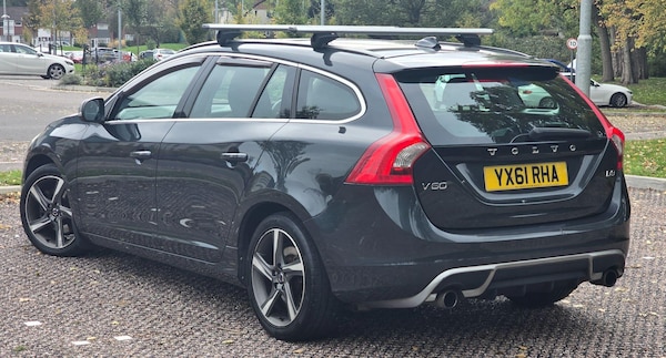 Used Volvo V60 2011 for sale - 76215386: Photo 2