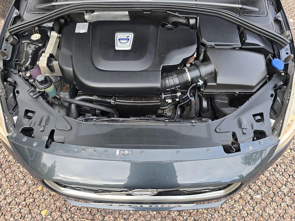 Used Volvo V60 2011 for sale - 76215386: Photo 40