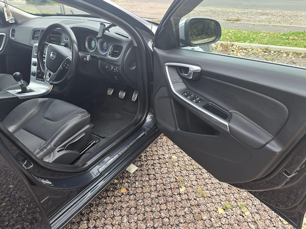 Used Volvo V60 2011 for sale - 76215386: Photo 7
