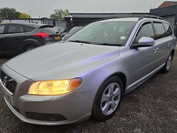 Used Volvo V70 2009 for sale - 76270587: Photo 8