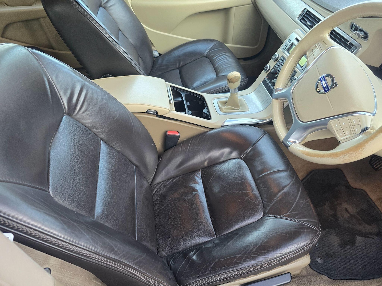 Used Volvo XC70 2011 for sale - 76572024: Photo 12