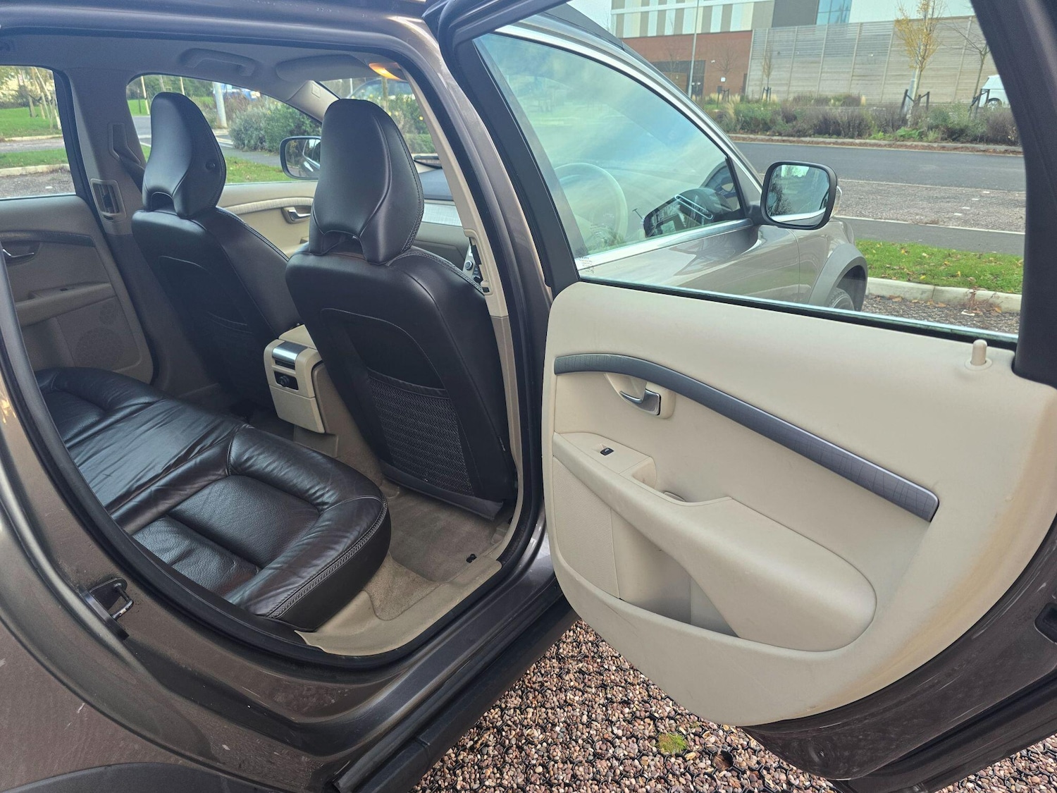 Used Volvo XC70 2011 for sale - 76572024: Photo 15