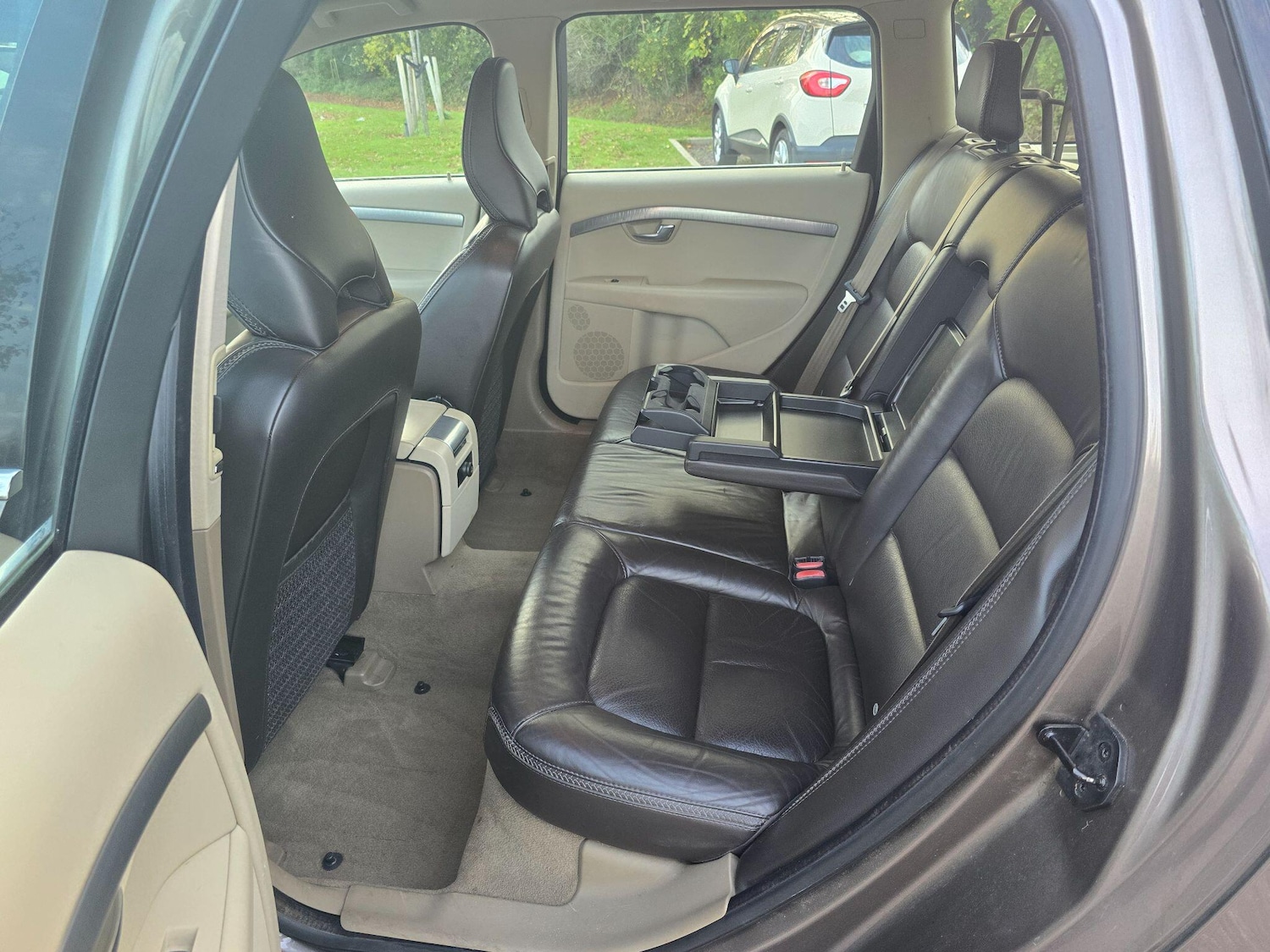 Used Volvo XC70 2011 for sale - 76572024: Photo 24