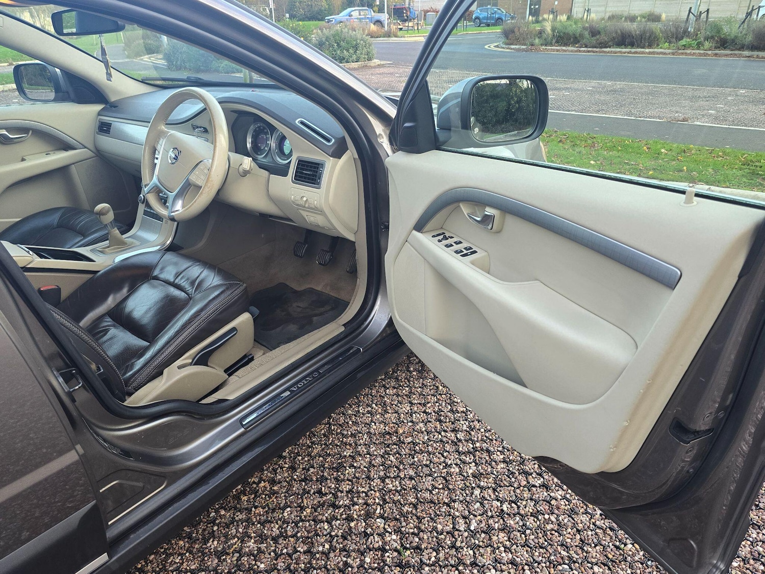 Used Volvo XC70 2011 for sale - 76572024: Photo 9