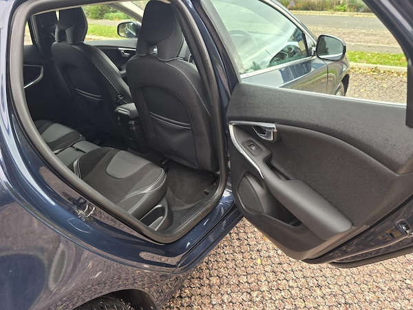 Used Volvo V40 2012 for sale - 76214354: Photo 16
