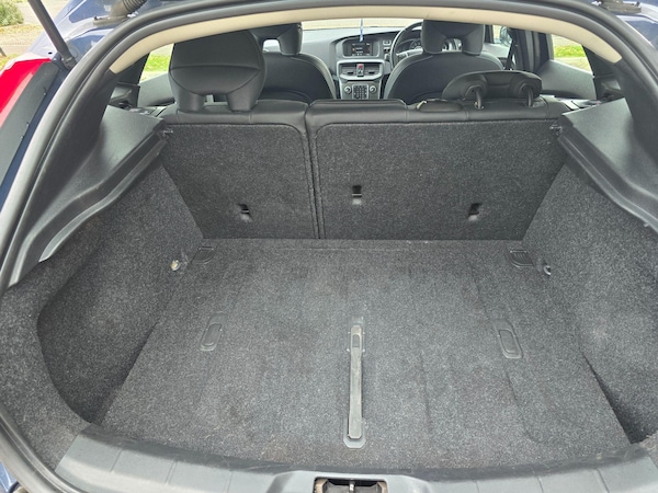 Used Volvo V40 2012 for sale - 76214354: Photo 21