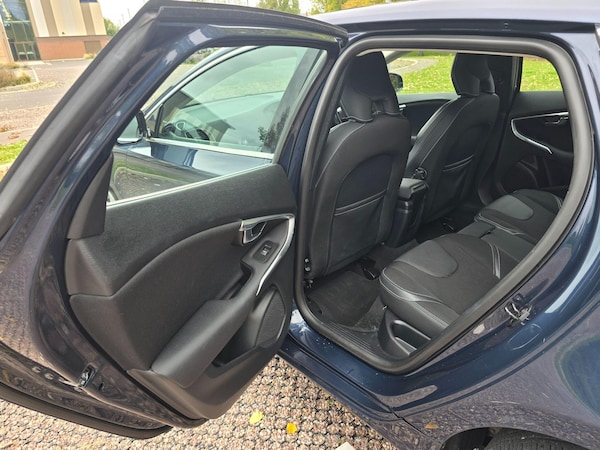 Used Volvo V40 2012 for sale - 76214354: Photo 23