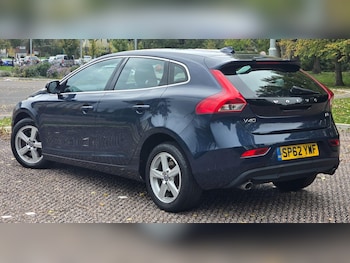 Used Volvo V40 2012 for sale - 76214354: Photo 2