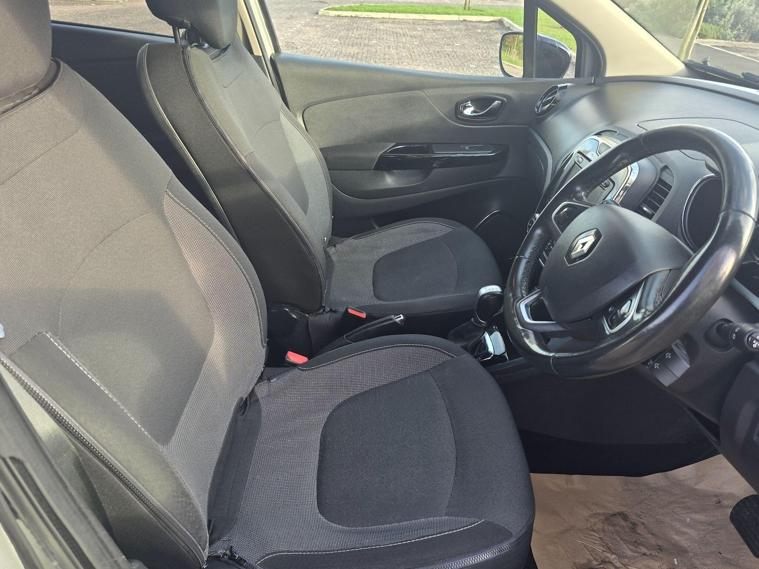 Used Renault Captur for sale - 77266728: Photo 12