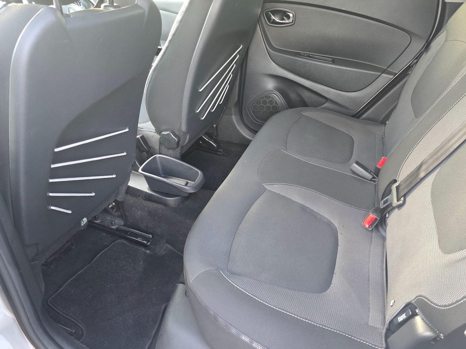 Used Renault Captur for sale - 77266728: Photo 23