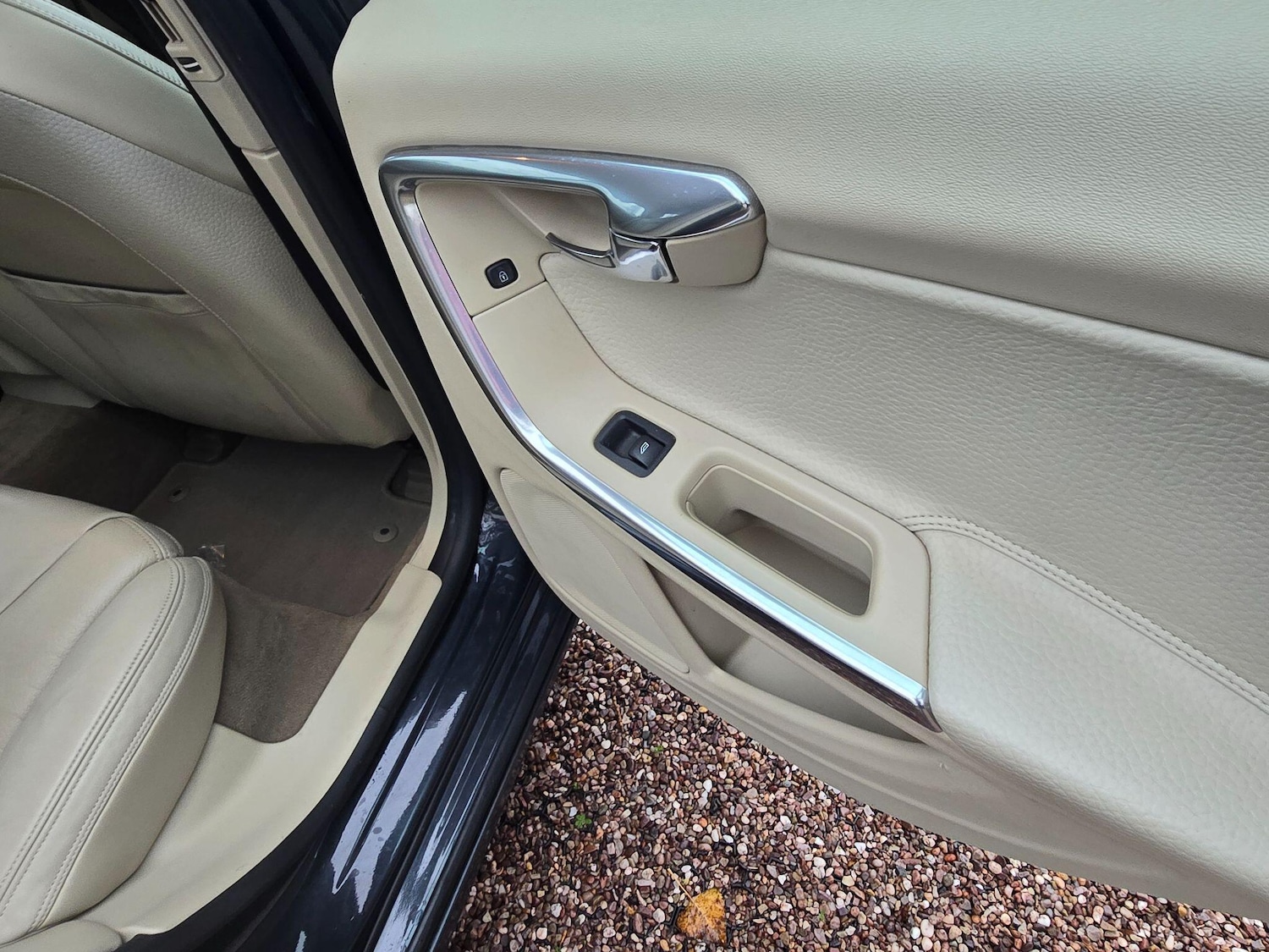 Used Volvo V60 for sale - 76597214: Photo 14