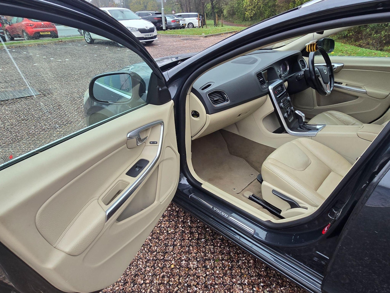 Used Volvo V60 for sale - 76597214: Photo 23