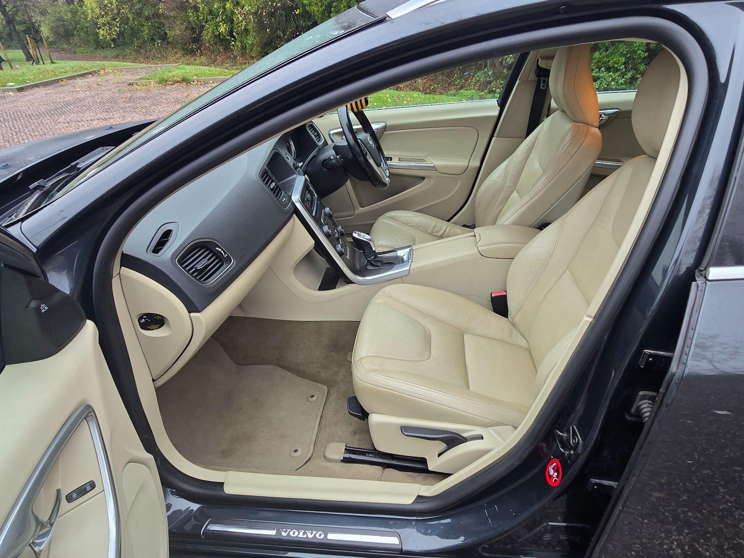 Used Volvo V60 for sale - 76597214: Photo 25