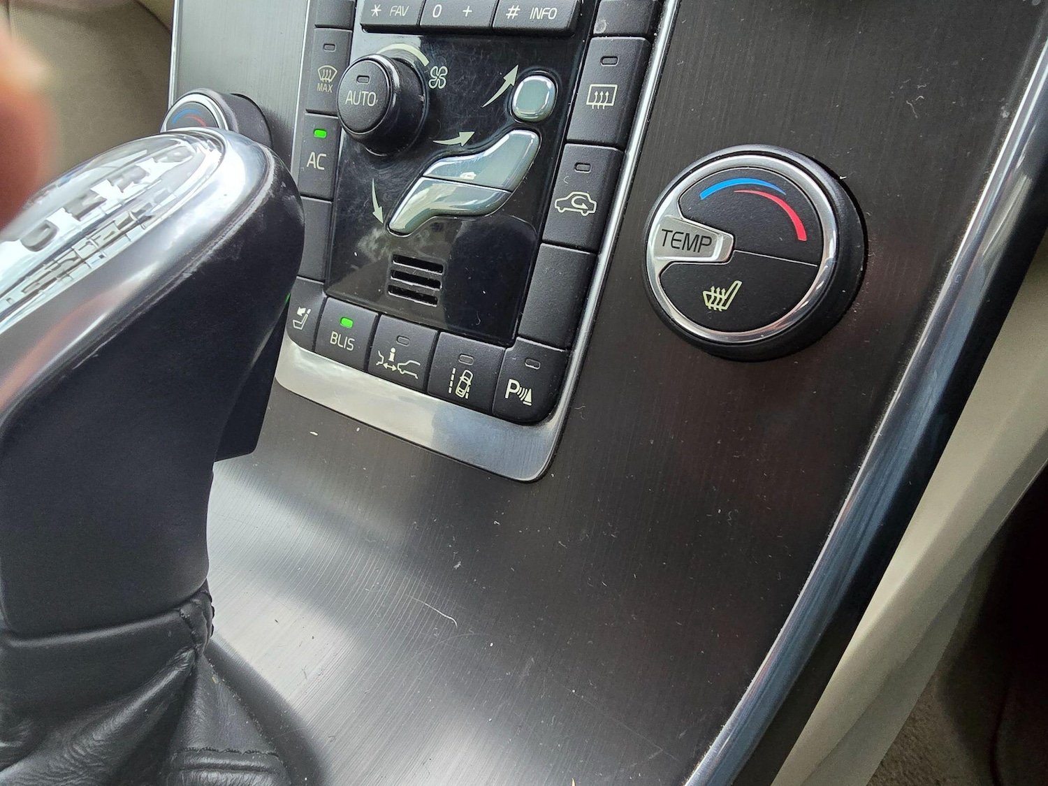 Used Volvo V60 for sale - 76597214: Photo 30