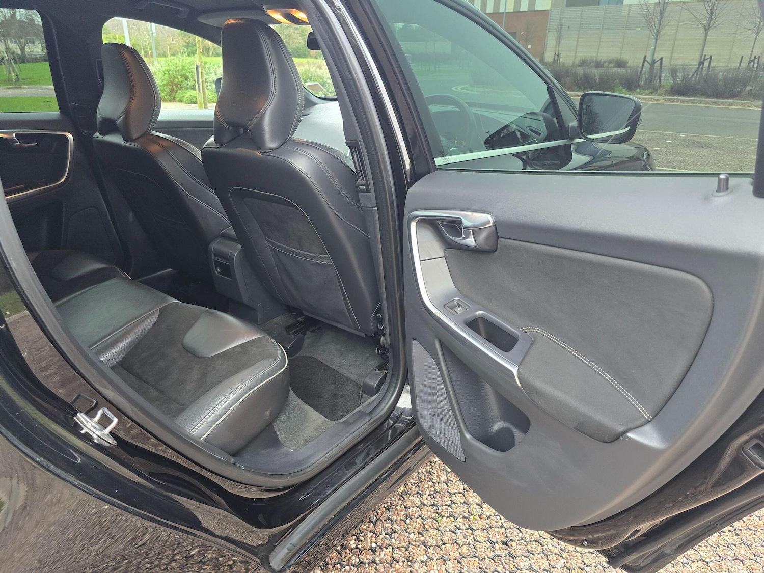 Used Volvo XC60 2017 for sale - 77060180: Photo 13