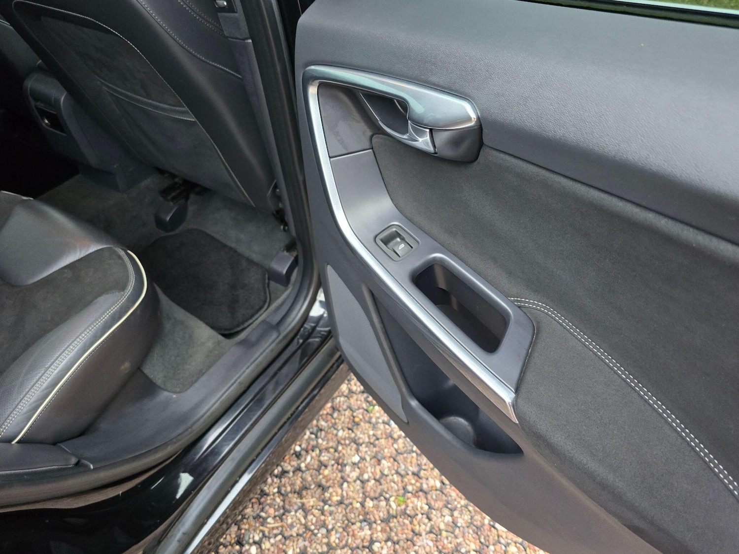 Used Volvo XC60 2017 for sale - 77060180: Photo 14