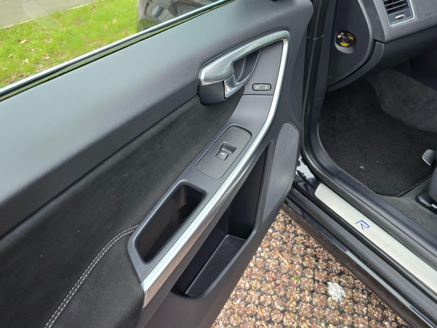 Used Volvo XC60 2017 for sale - 77060180: Photo 25