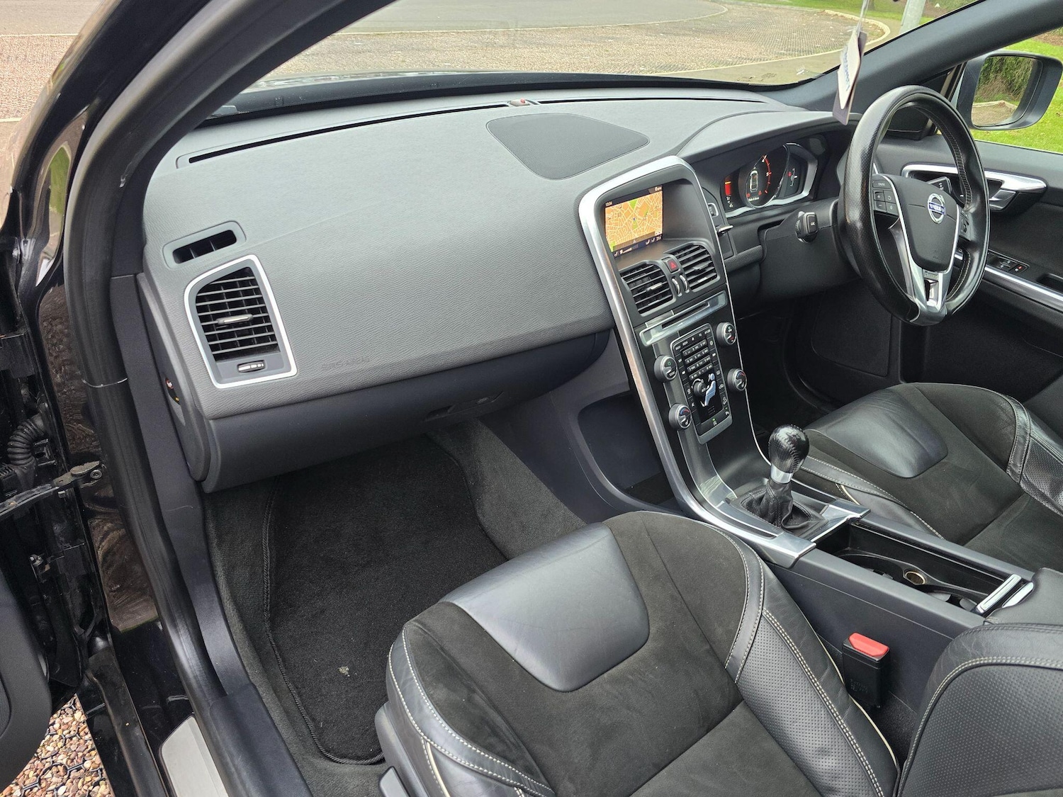 Used Volvo XC60 2017 for sale - 77060180: Photo 28