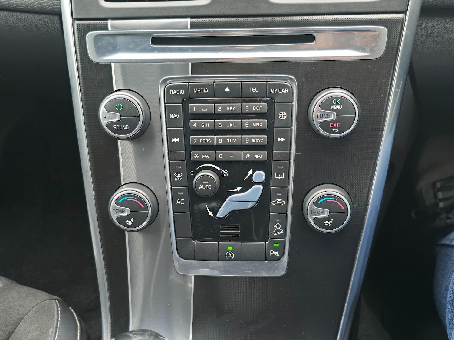 Used Volvo XC60 2017 for sale - 77060180: Photo 30