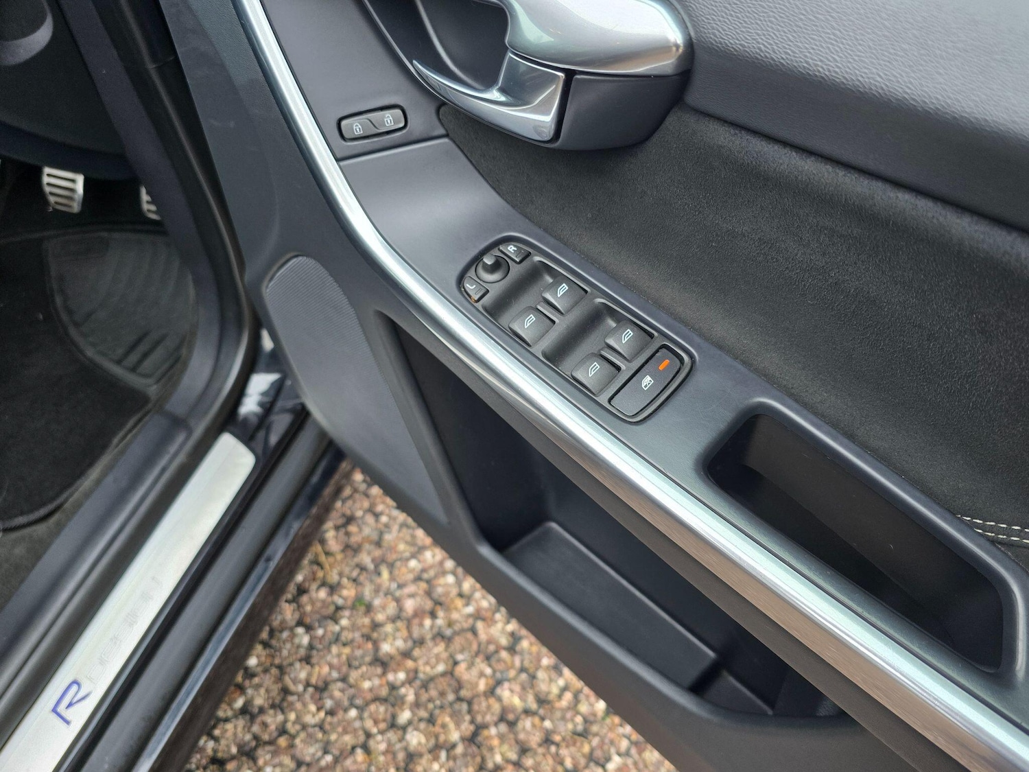 Used Volvo XC60 2017 for sale - 77060180: Photo 8